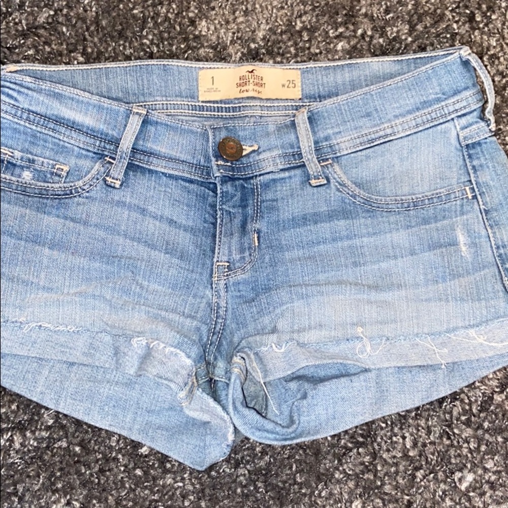 Hollister low rise short shorts
